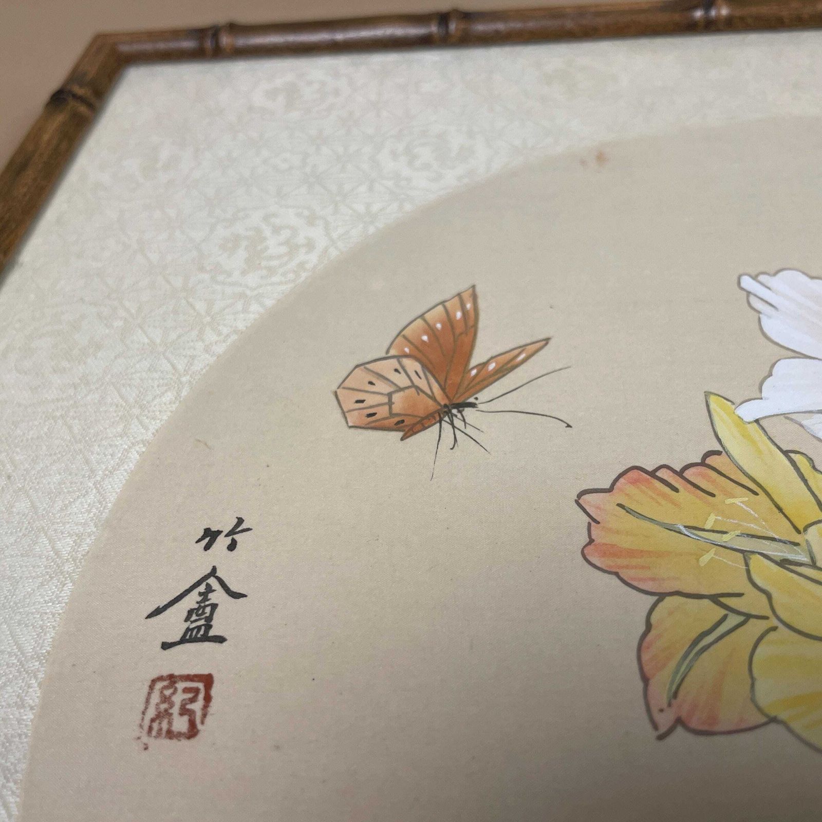 photo vinterior Two Oriental Hand Painted On Silk Paintings Flowers Butterflies Floral Bamboo Shaped Frame Set Of 2 Pair Wall Hangings Vintage Antique