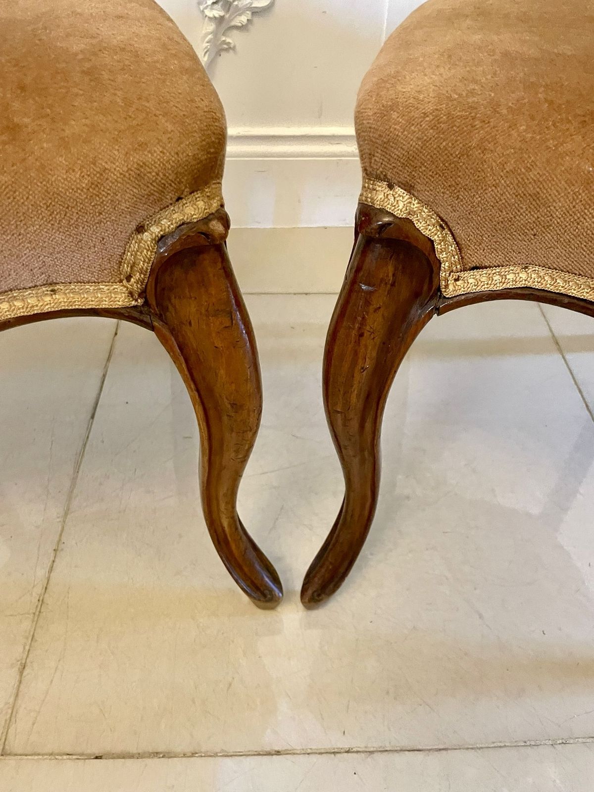 Quality Set Of Six Antique 19th Century Carved Walnut Balloon Back Dining Chairs photo vinterior