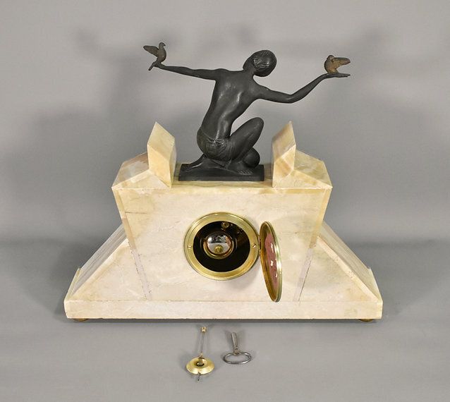 photo vinterior French Art Deco Clock & Garniture By H Molins Balleste & Tahou, Lourdes