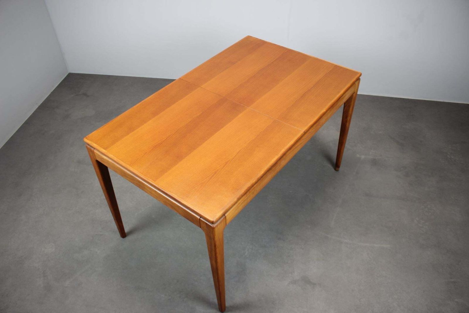 814.0 Extendable Dining Table By Dřevotvar, 1970s photo