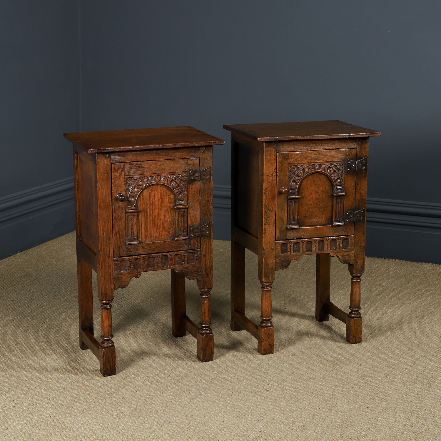 Vintage Pair Of English Old Charm 16th Century Style Tudor Oak Lamp / Sofa / Side / Bedsides Tables (Circa 1950) photo furniture