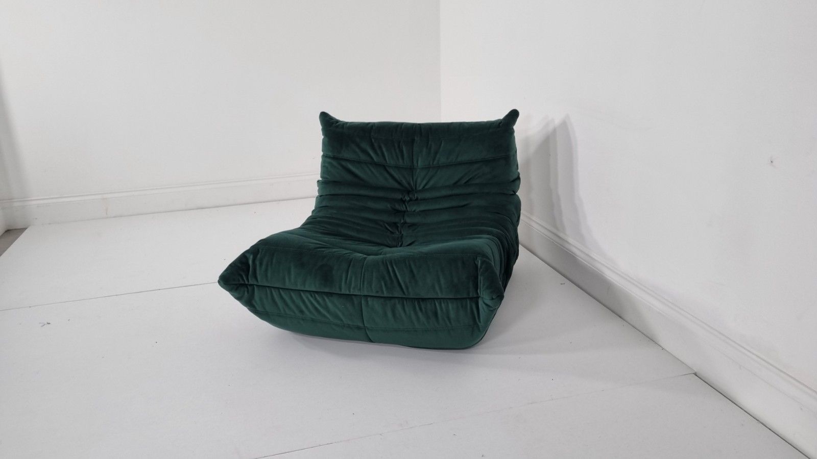 Furniture Ligne Roset Togo Chair In Luxurious Deep Green Velvet Immaculate photo
