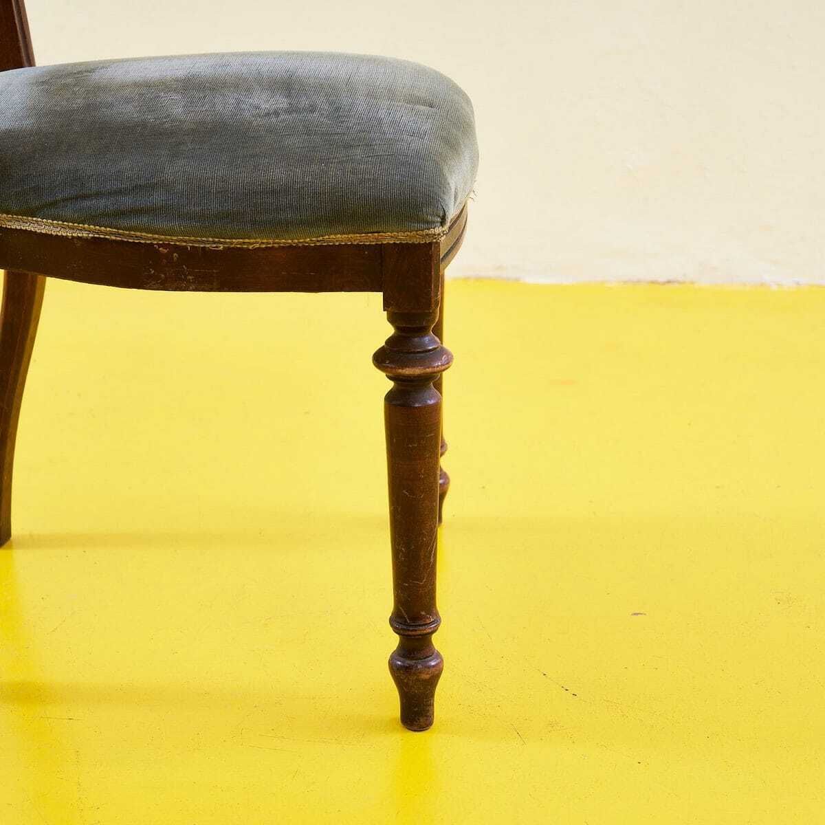 Vintage Stoel In Hout En Fluweel photo 97.0