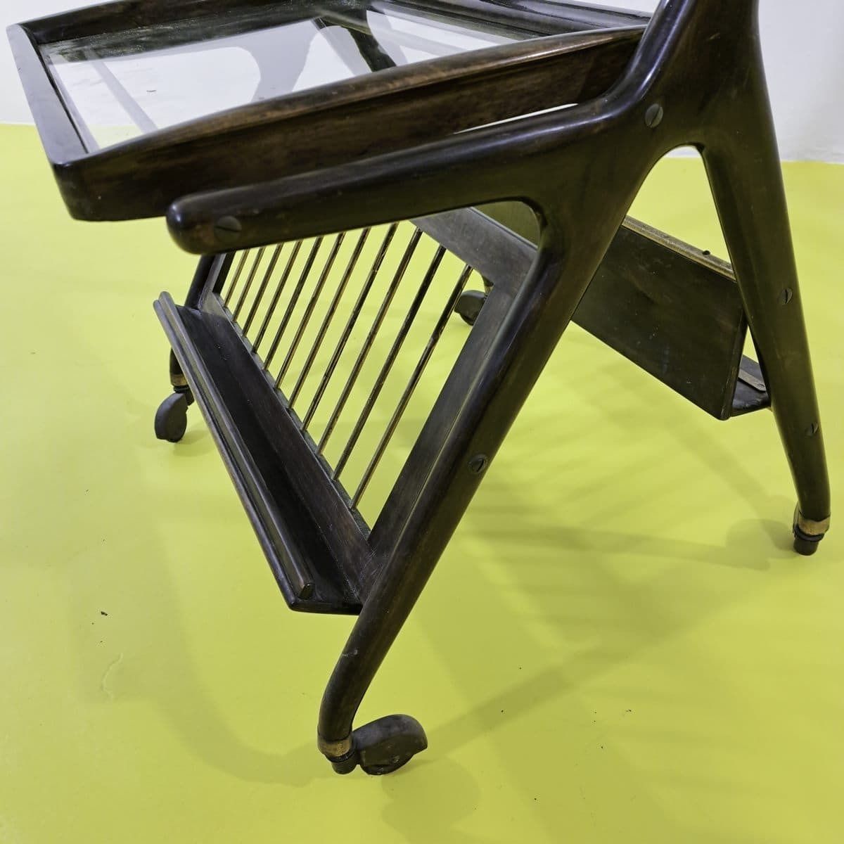 Elegant 60s Food Trolley – Attr. Design Ico Parisi photo for sale
