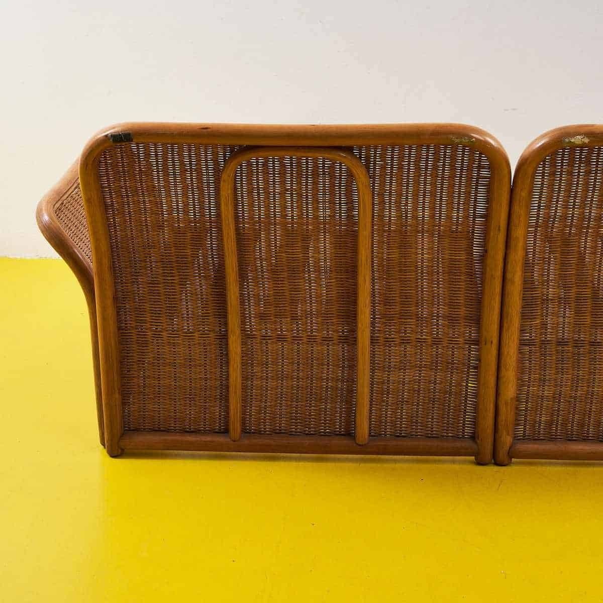 photo furniture Elegant And Versatile Rattan Sofa