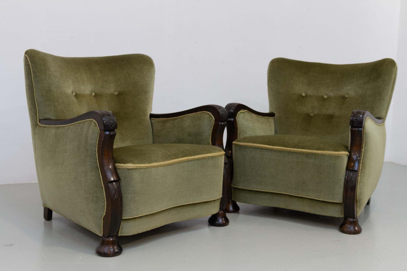 Danish Art Deco Green Velvet Lounge Chairs, 1930s. Set Of 2. photo vinterior