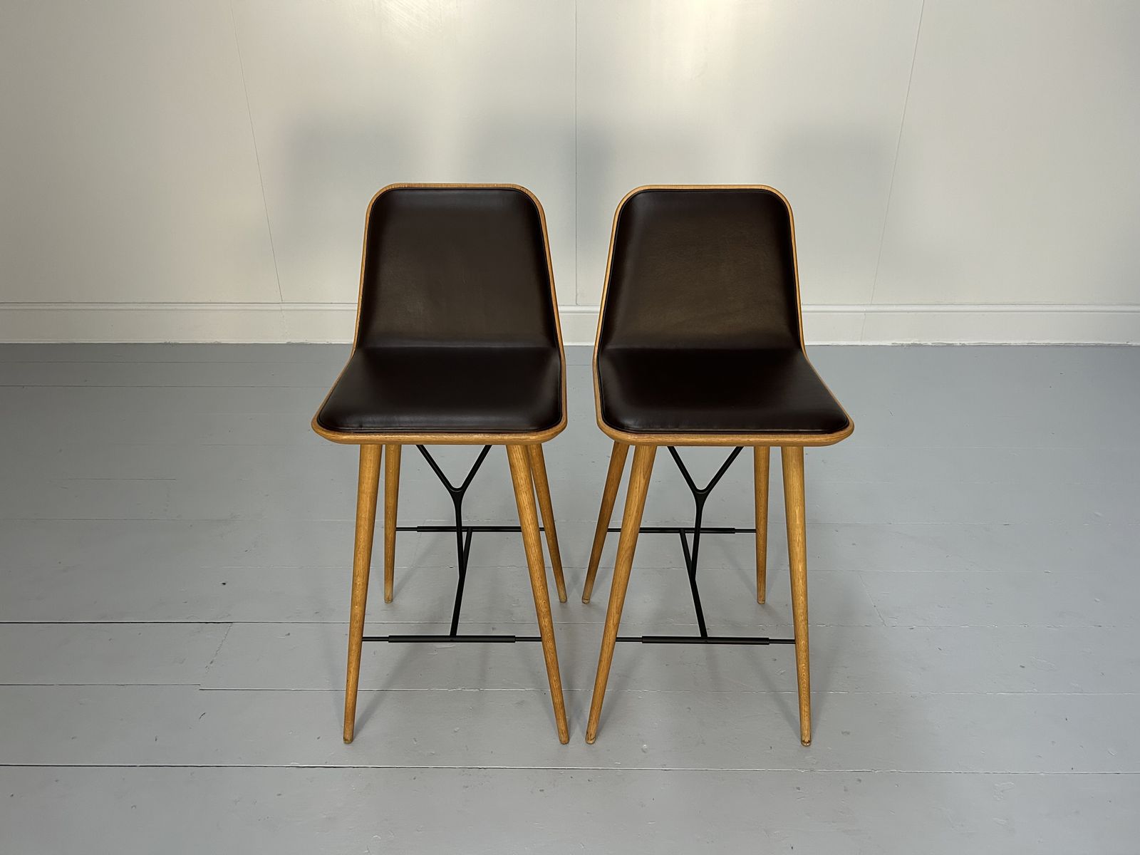 Fredericia “Spine” Counter Bar Stools Set Of 5 In Brown Leather photo furniture