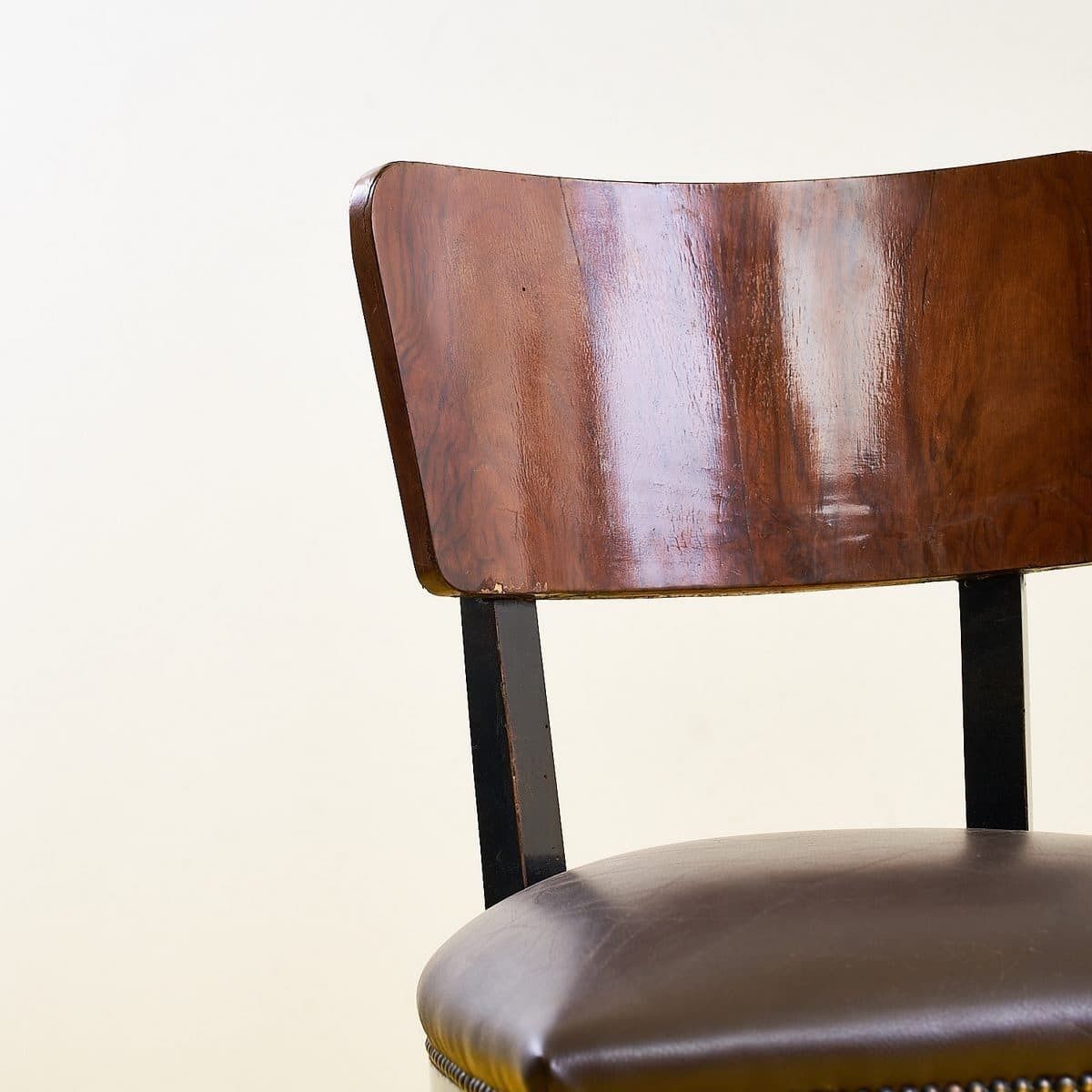 Elegant Vintage Chair In Synthetic Leather photo buy