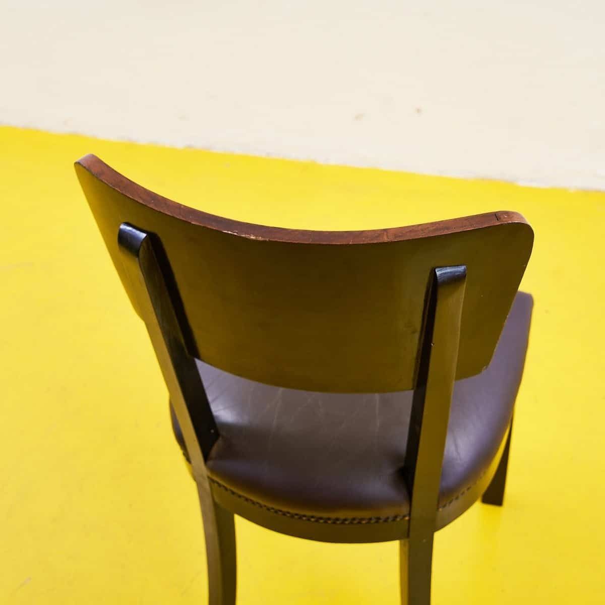 photo furniture Elegant Vintage Chair In Synthetic Leather