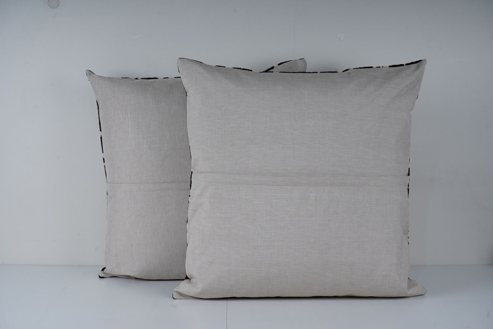 Large Black Suzani Pillow Cover, Handmade Ethnic Cushion, Boho Embroidered Decorative Pillow Cover photo vinterior