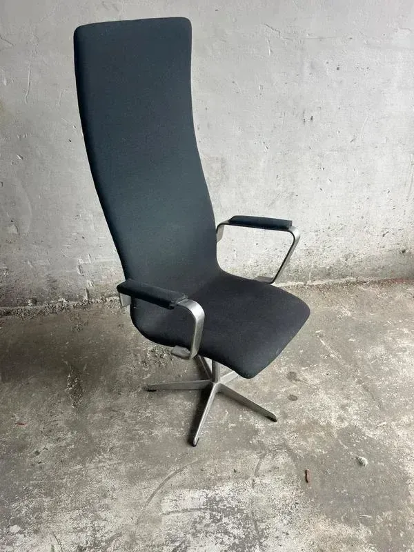 Vintage Oxford High Back Swivel Chair By Arne Jacobsen For Fritz Hansen, 1970s photo vintage