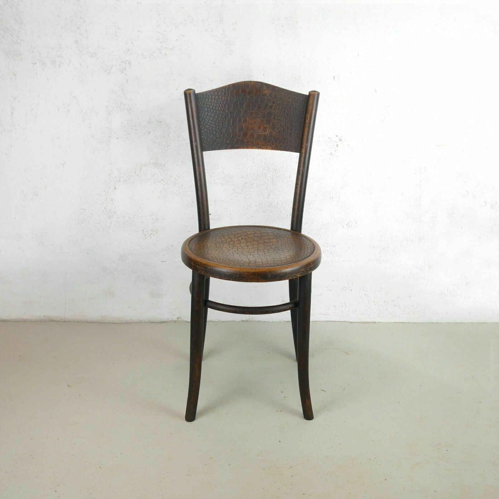Antique Crocodile Bentwood Embossed Chair Fischel Model 255 Thonet #102679 photo for sale