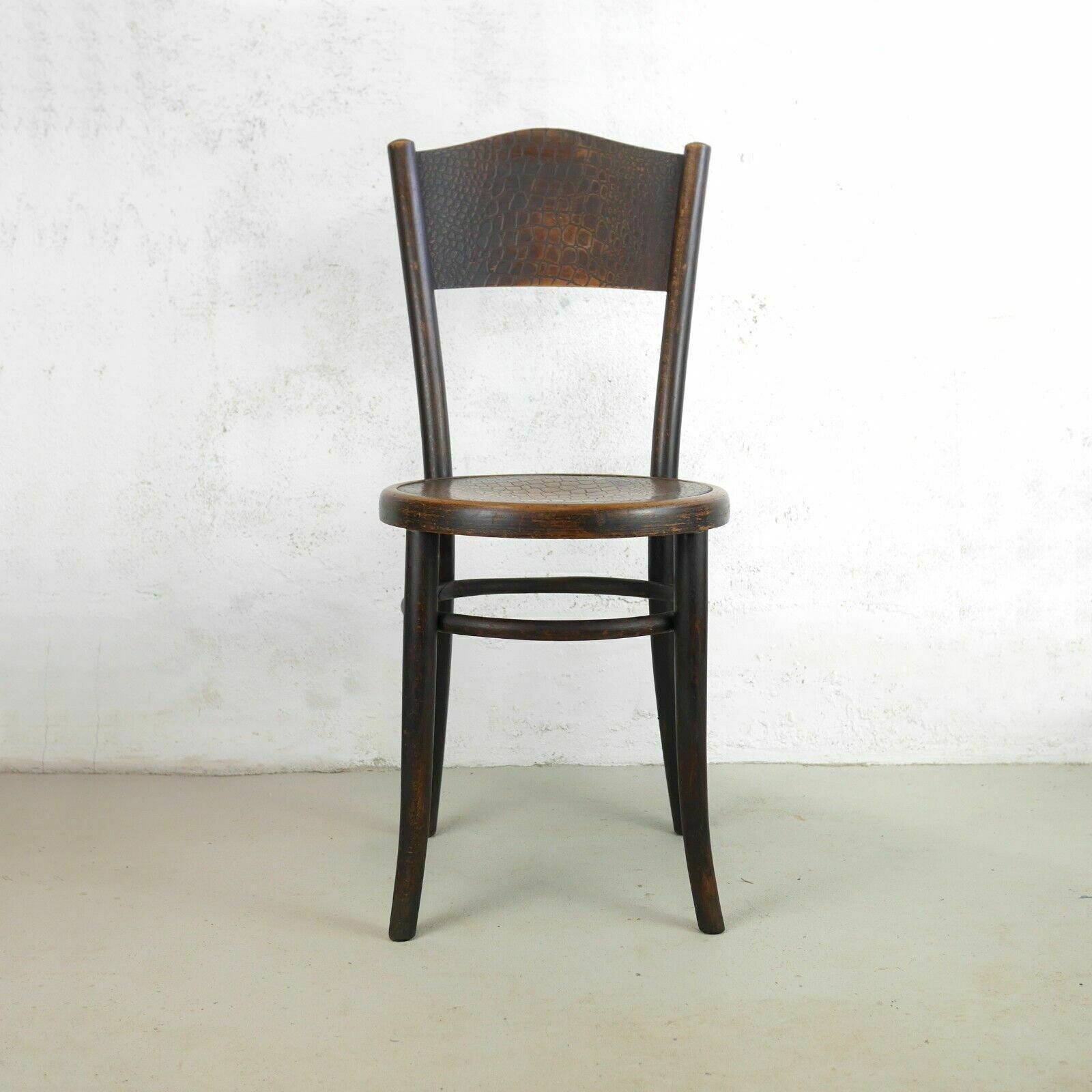 Antique Crocodile Bentwood Embossed Chair Fischel Model 255 Thonet #102679 photo Furniture
