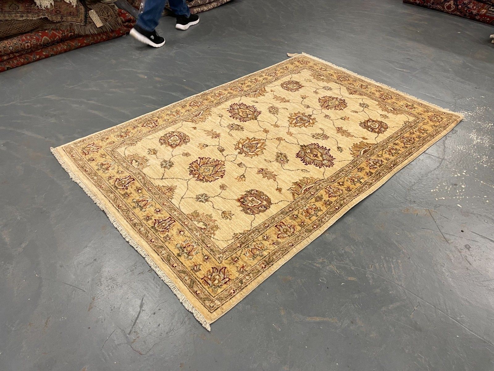 Handmade Cream Wool Rug, Traditional Floral Carpet For Bedroom Living Room photo furniture