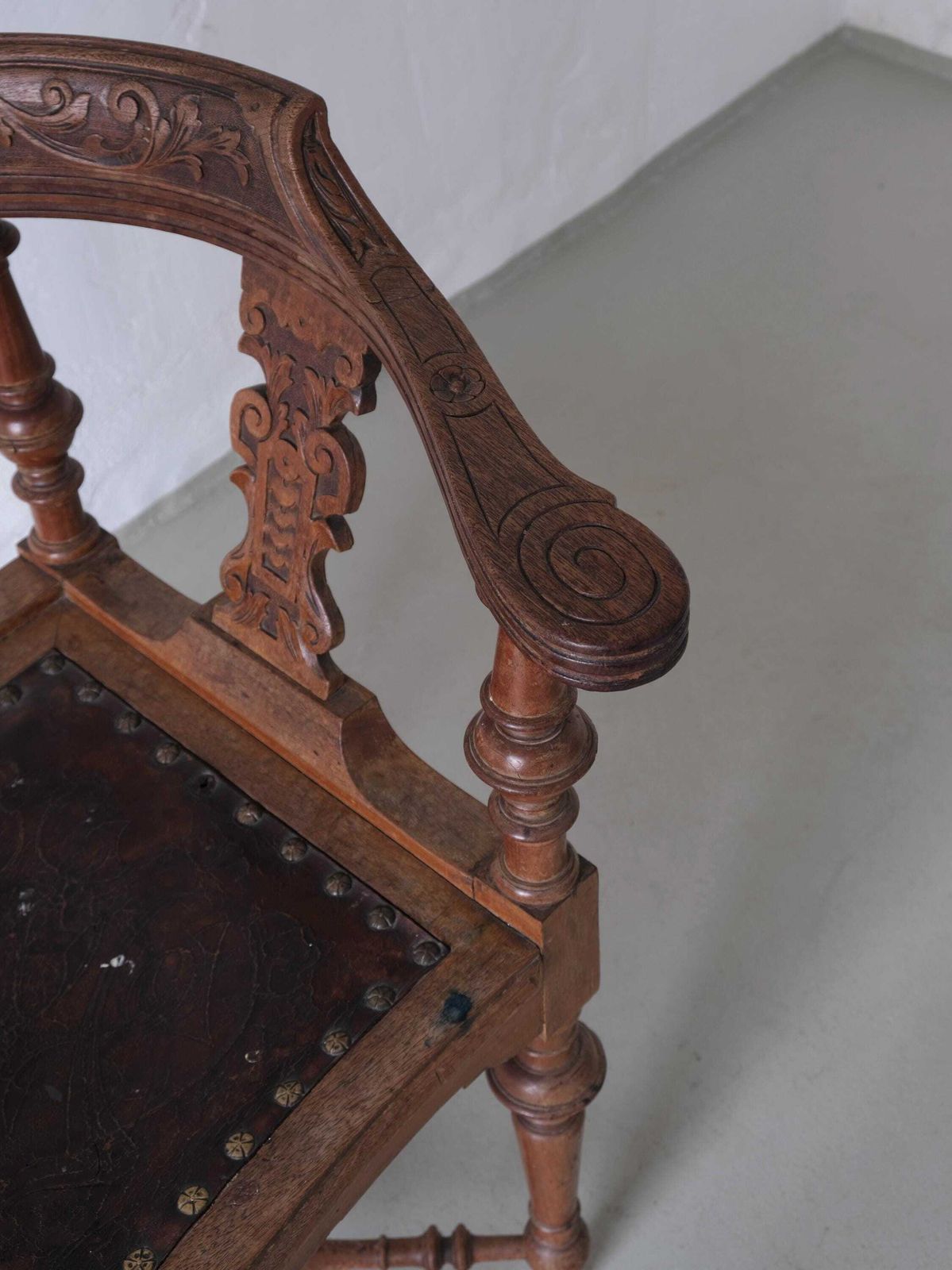Antique Carved Corner Chair With Leather Seat photo 1471.0