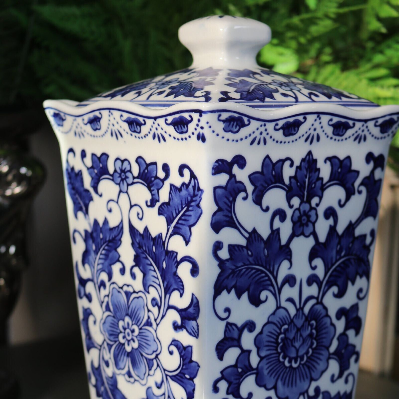 Large Oriental Blue & White India Jane Ginger Jar