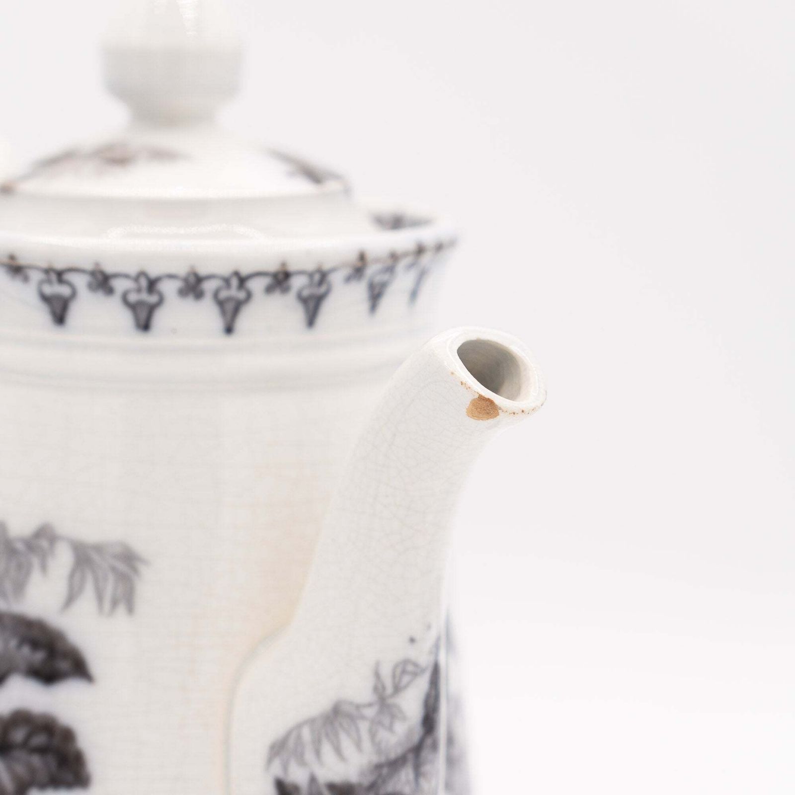 Antique French Teapot   Black Transferware “Flore"   U&C Sarreguemines   1880s photo 78.0