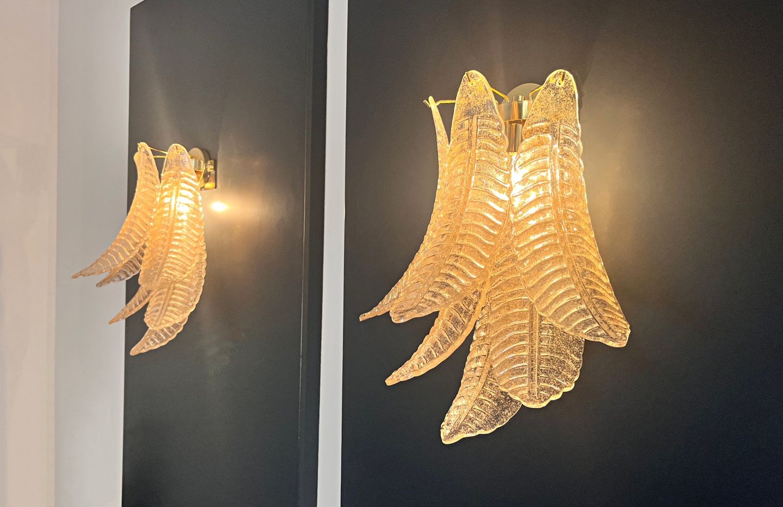photo vinterior Pair Of Vintage Murano Felci Wall Sconces – Gold Glass Petals
