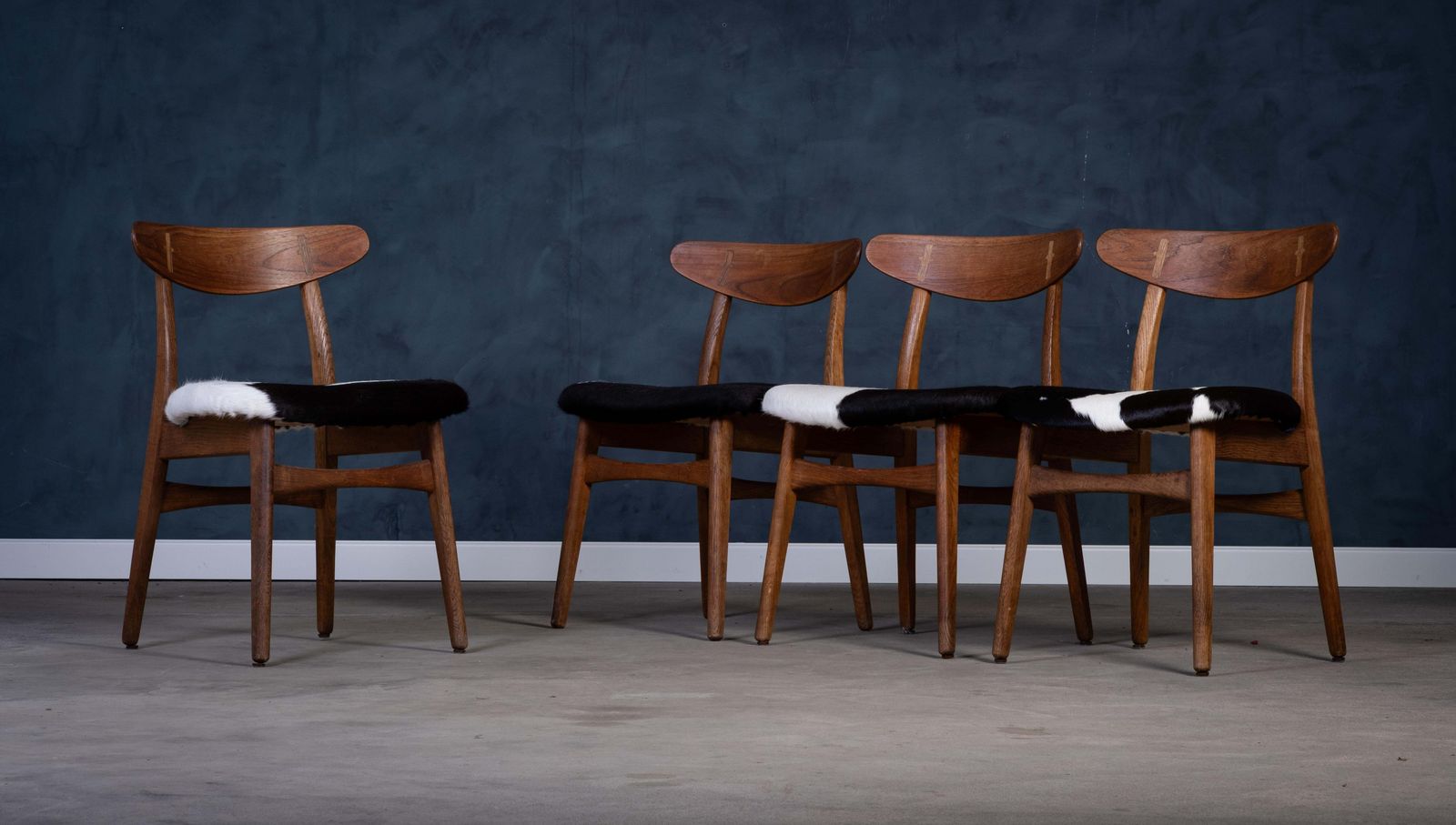 Set Van 4 Ch30 Eetkamerstoelen Van Hans J. Wegner Voor Carl Hansen & Søn, 1952 photo Meubels