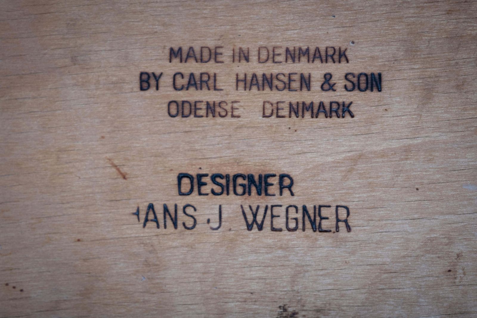 photo for sale Set Van 4 Ch30 Eetkamerstoelen Van Hans J. Wegner Voor Carl Hansen & Søn, 1952