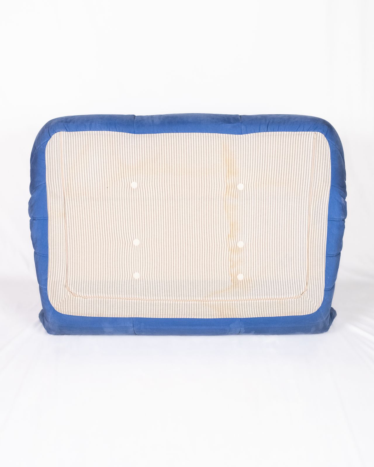 photo buy Togo Sofa By Michel Ducaroy For Ligne Roset, France
