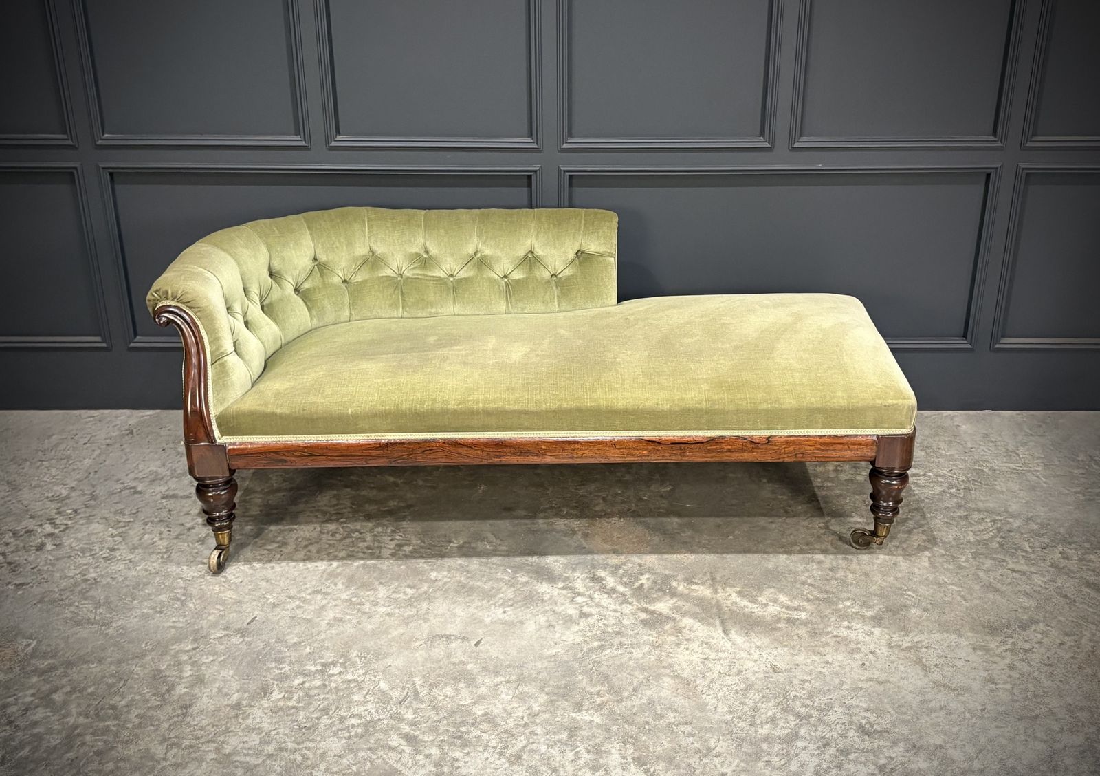 photo furniture Victorian Rosewood Chaise Longue