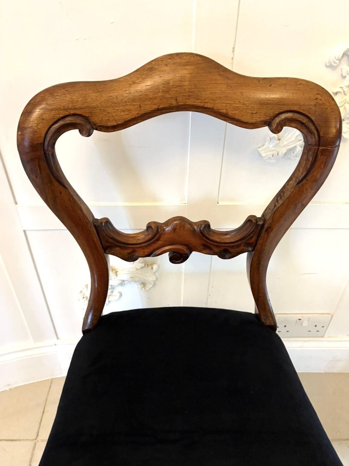 photo for sale Antique Set Of Six Quality 19th Century Rosewood Balloon Back Dining Chairs