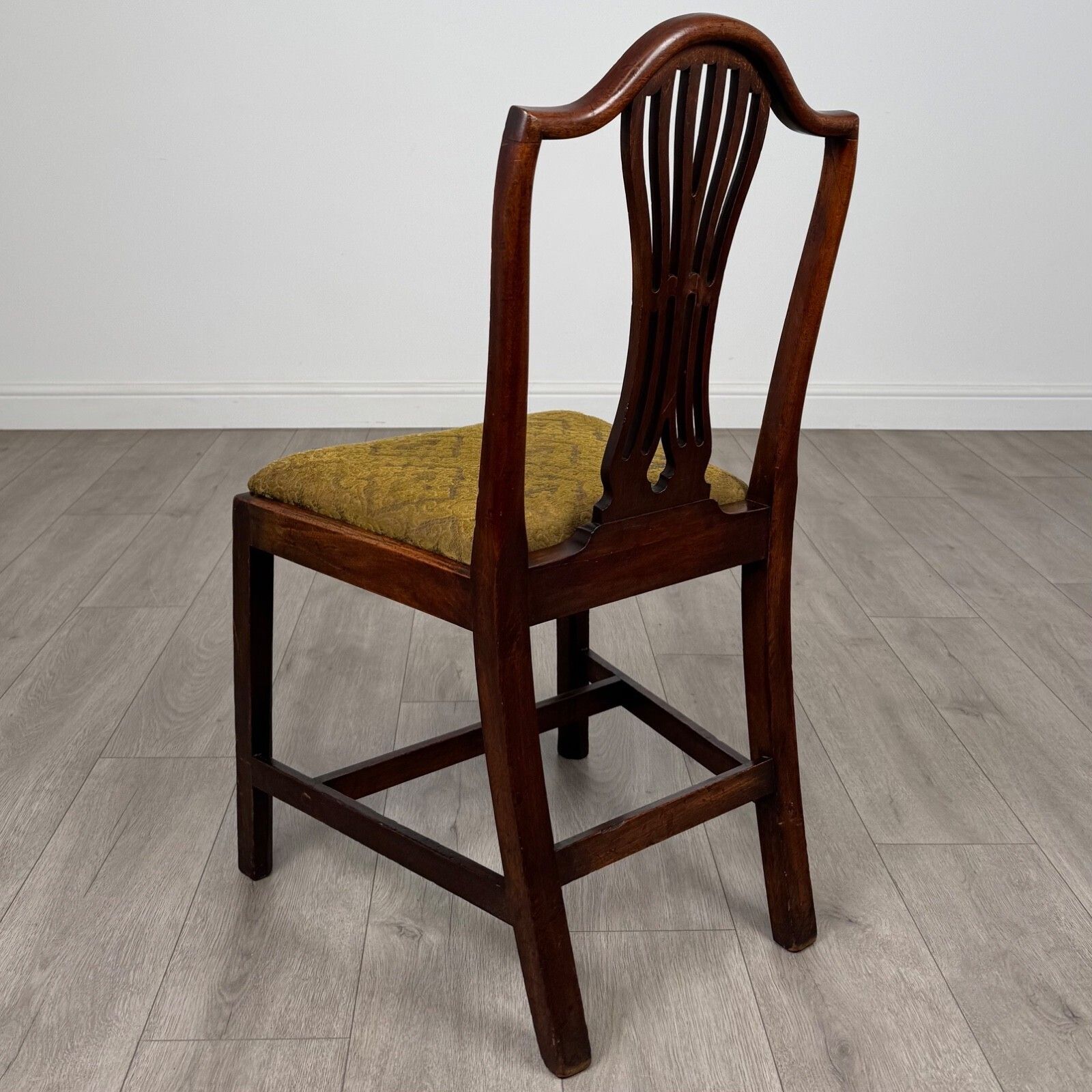 Antique 18th Century Set Of 4 Mahogany Dining Chairs photo for sale