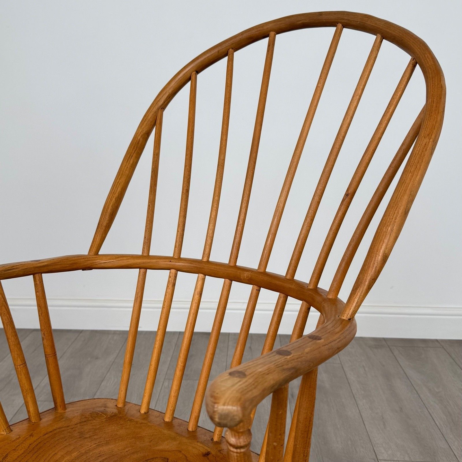 photo furniture Antique 20th Century Fine Quality Rocking Chair In Ash