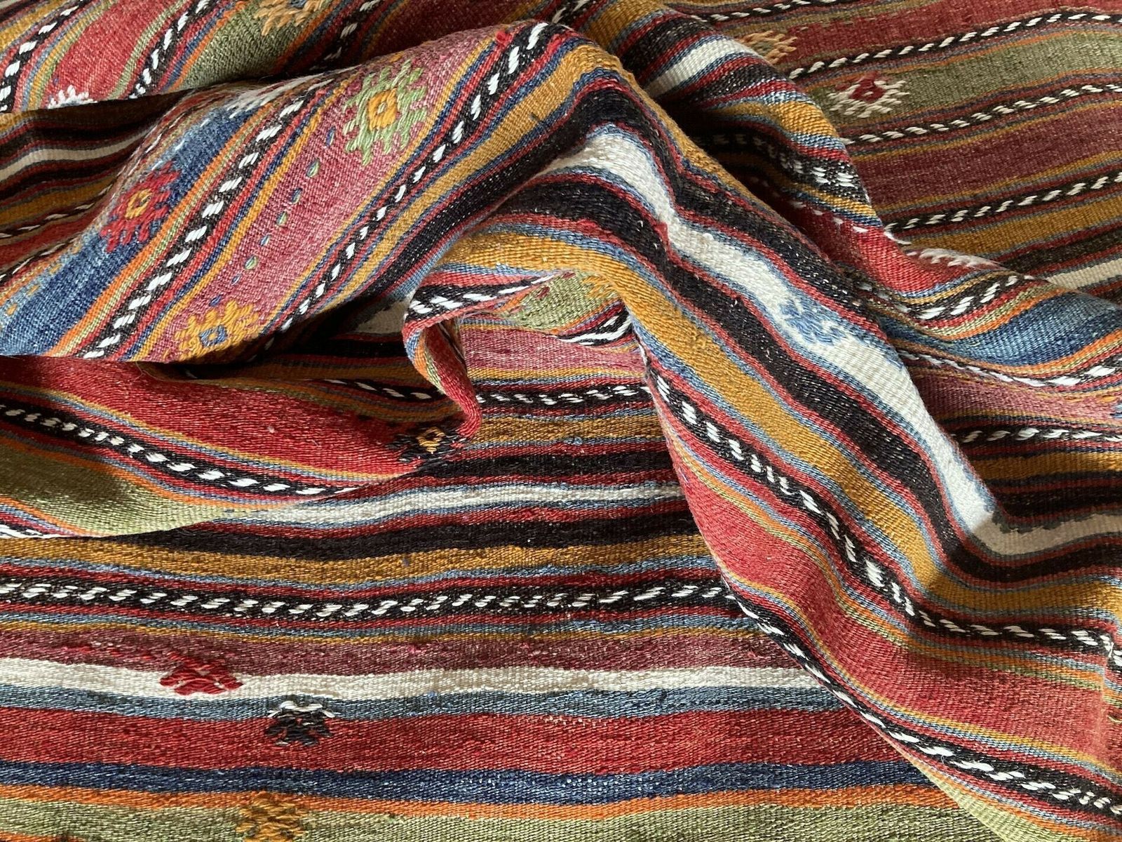 photo vintage Vintage Anatolian Kilim 1.77m X 1.70m