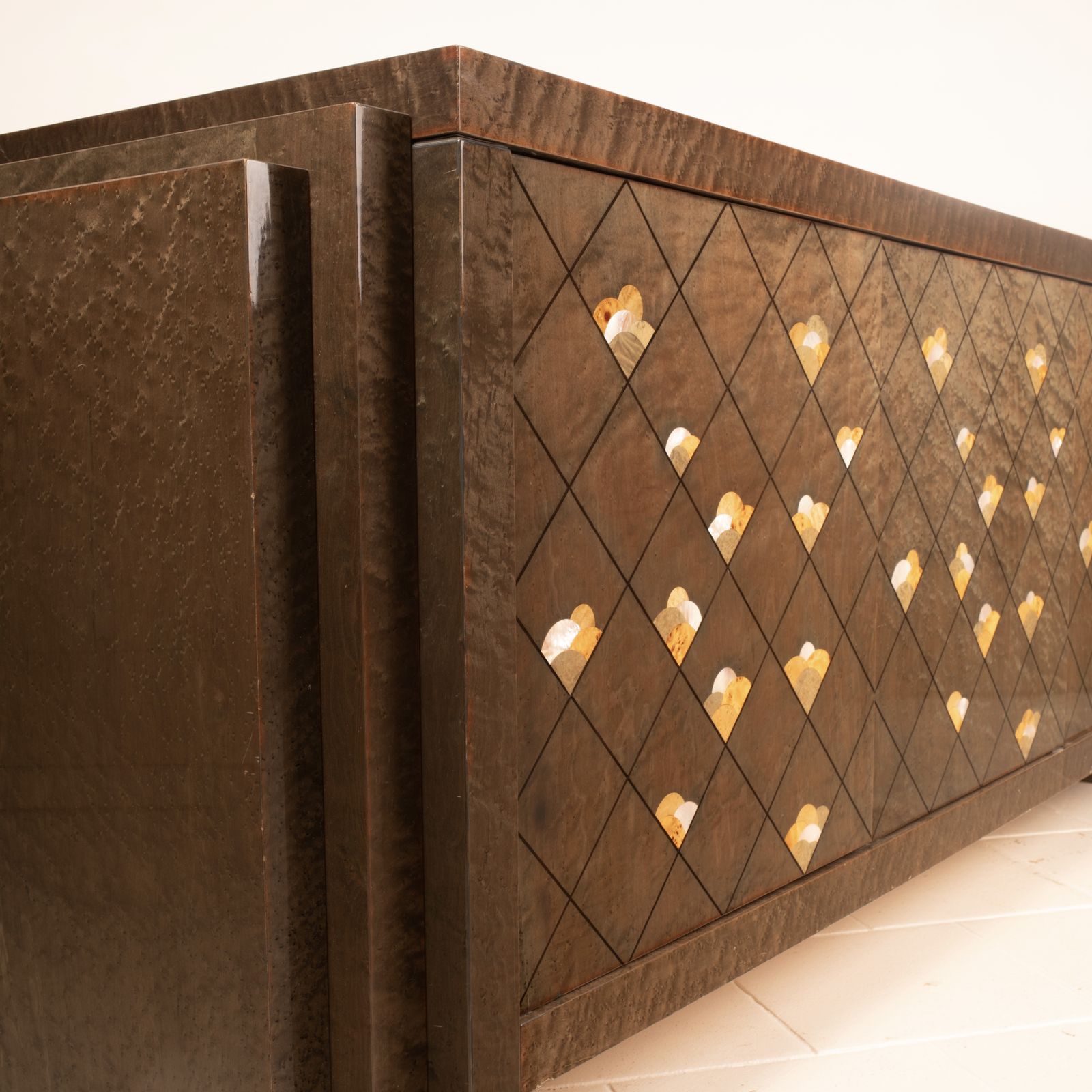 Luciano Frigerio Postmodern Chiaro Di Luna Sideboard In Bird’s Eye Maple, 1980 photo buy