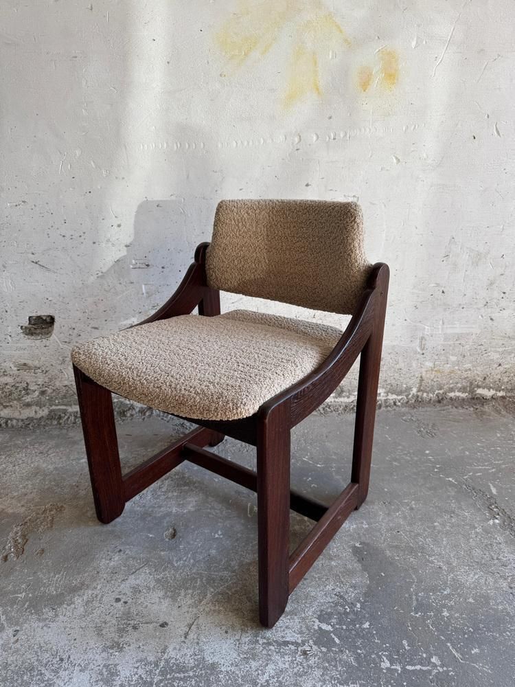 photo furniture Mid Century Modern White Table And Chairs, Set Of 5