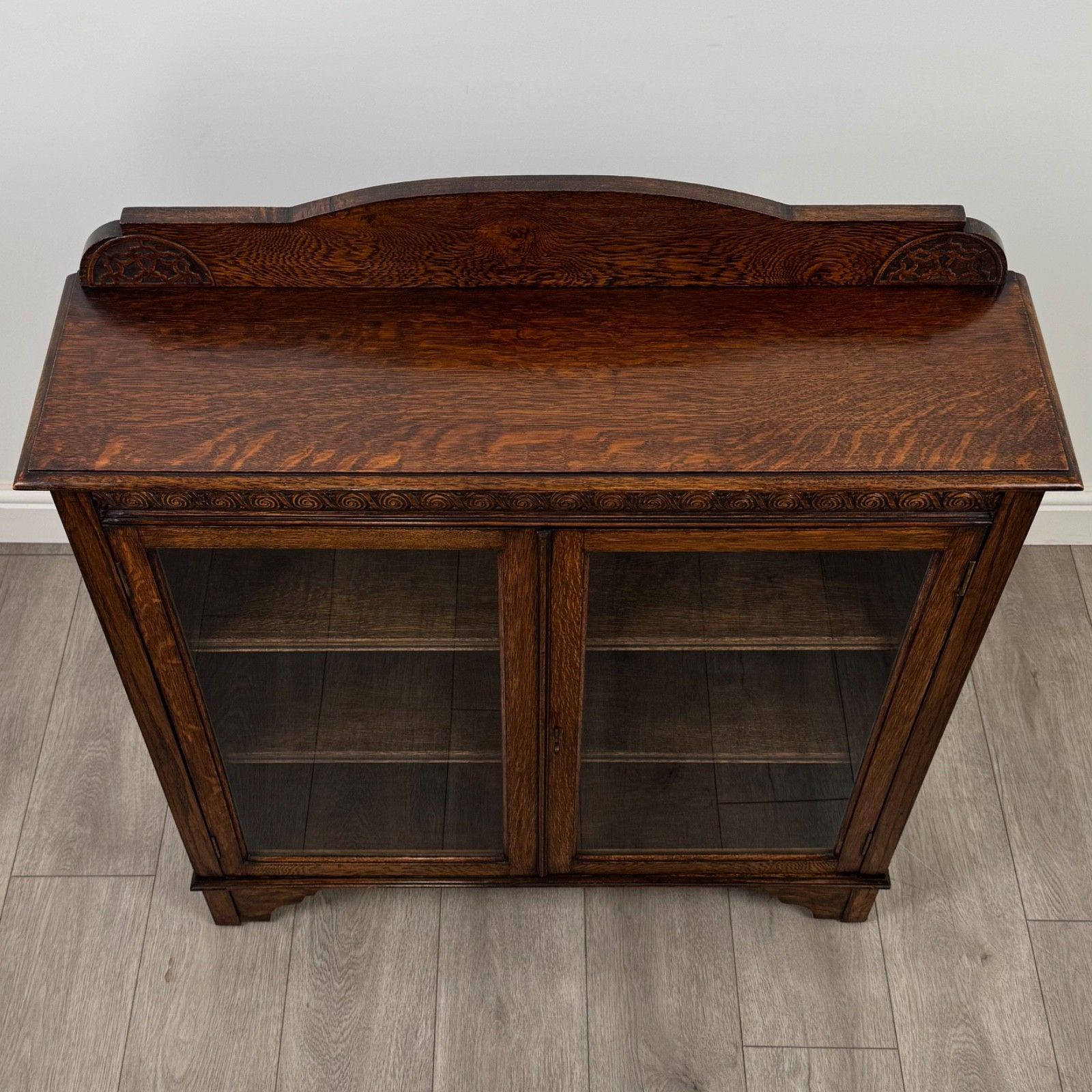 Furniture Antique 20th Century Fine Quality Display Cabinet In Oak photo