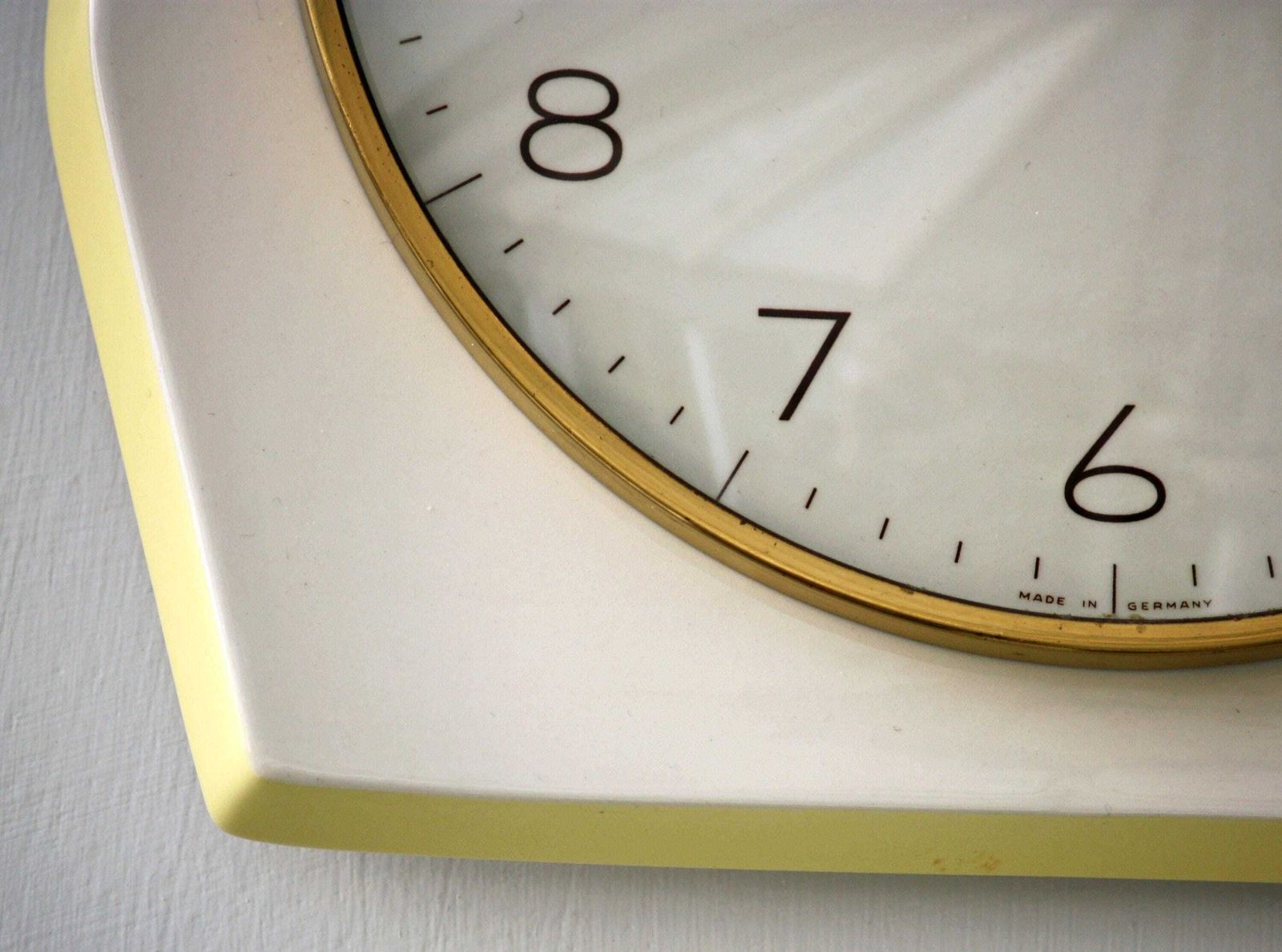 Vintage Kienzle Wall Clock 22cm Ceramic Retro Style Mid Century Style Antique White Yellow Clock Gift Off The Wall Clocks photo Home Decor