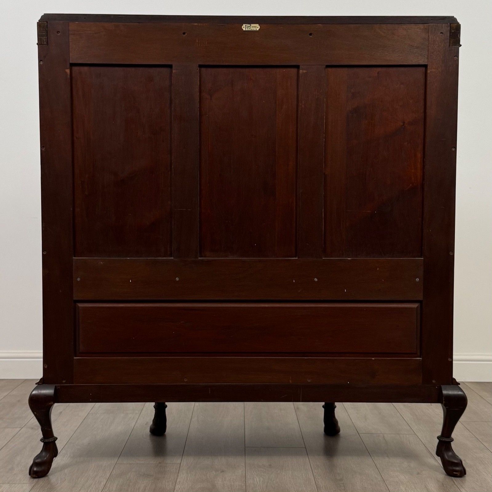 Antique 20th Century Demi Lune Display Cabinet In Mahogany photo vinterior