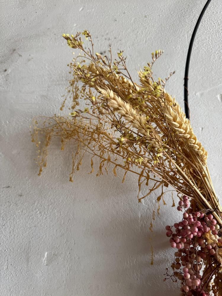 Large Dried Flower Wall Wreath With Bird Detail photo Art