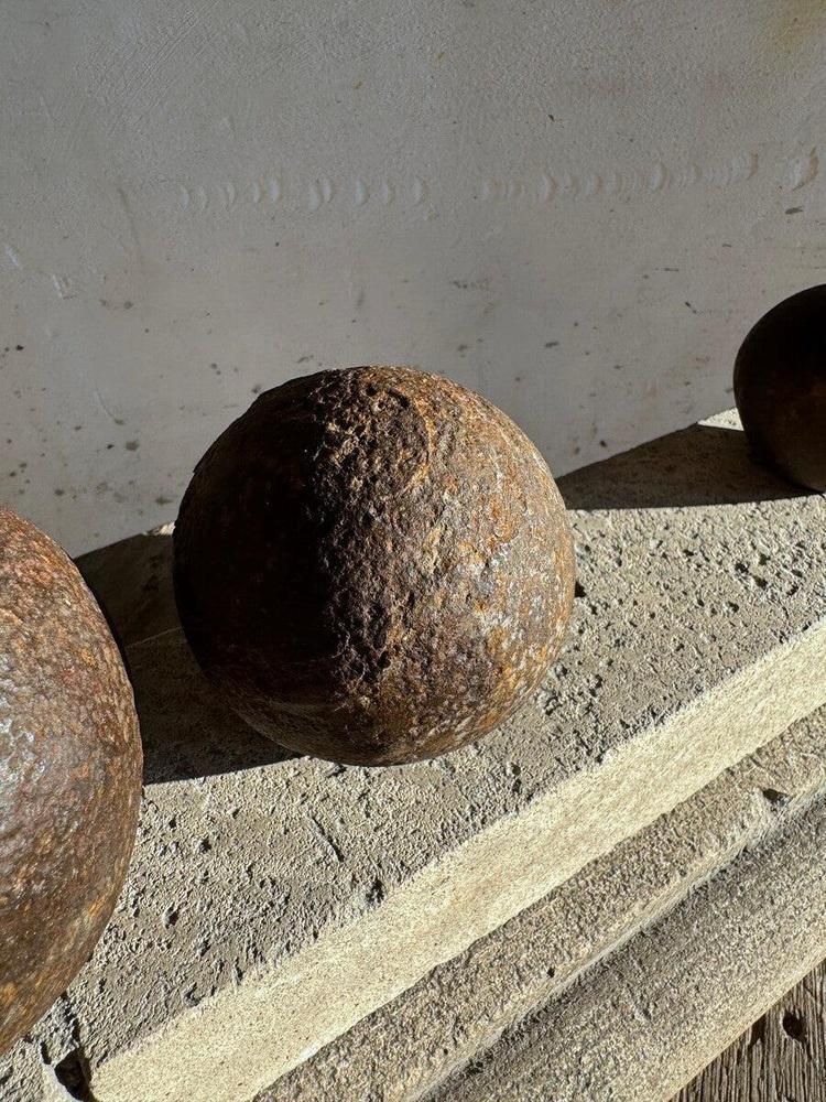 Cannonballs On Pedestal By Walter De Buck, Set Of 4 photo vinterior