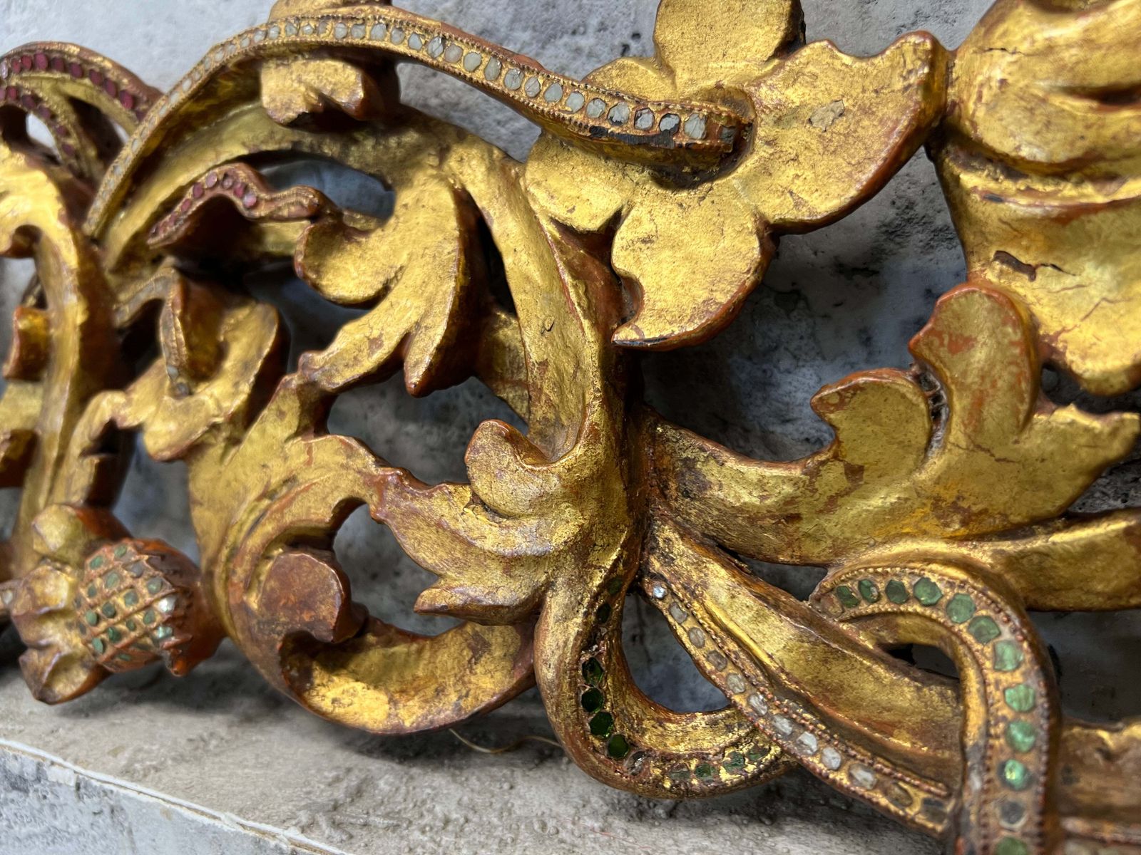 18th Century Burmese Water Gilded And Coloured Glass Door Surround photo vinterior