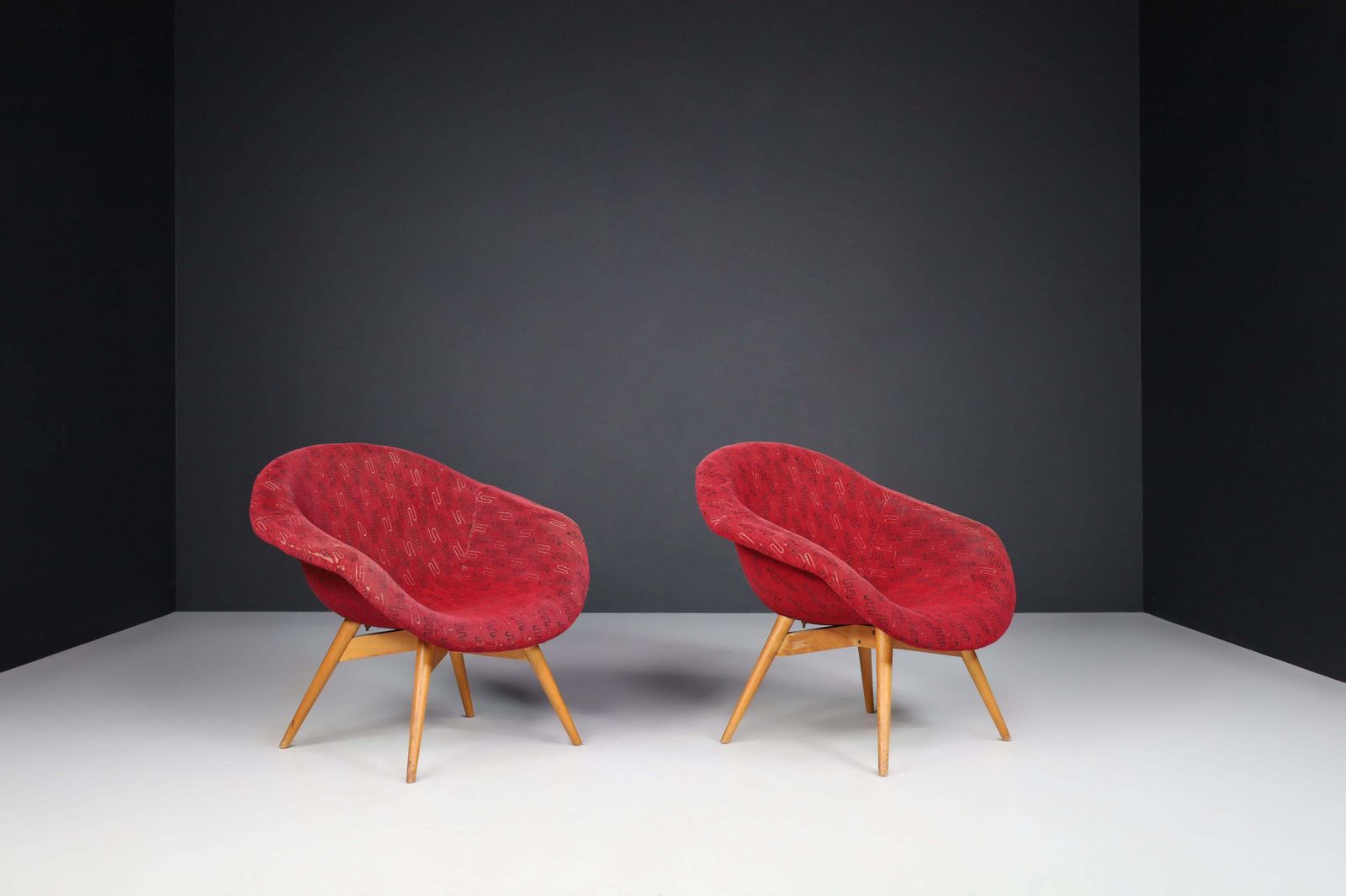 photo furniture Set Of 2 Miroslav Navratil Easy Chairs In Original Fabric, Czech Republic, 1960