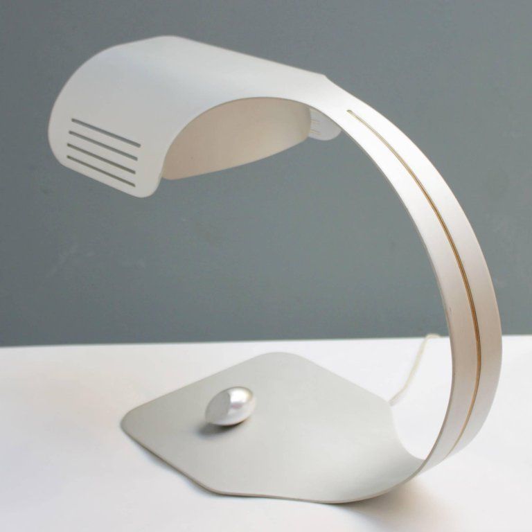 photo furniture Tafellamp Met Draadloze Schakelaar Van Walter Et Moretti