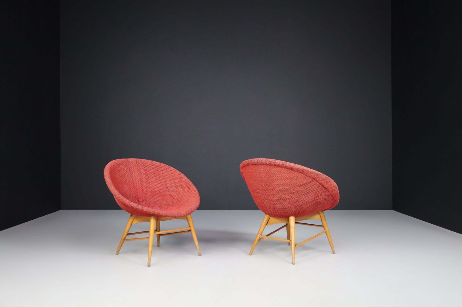 photo furniture Miroslav Navratil Basket Chairs In Original Red Fabric, 1960