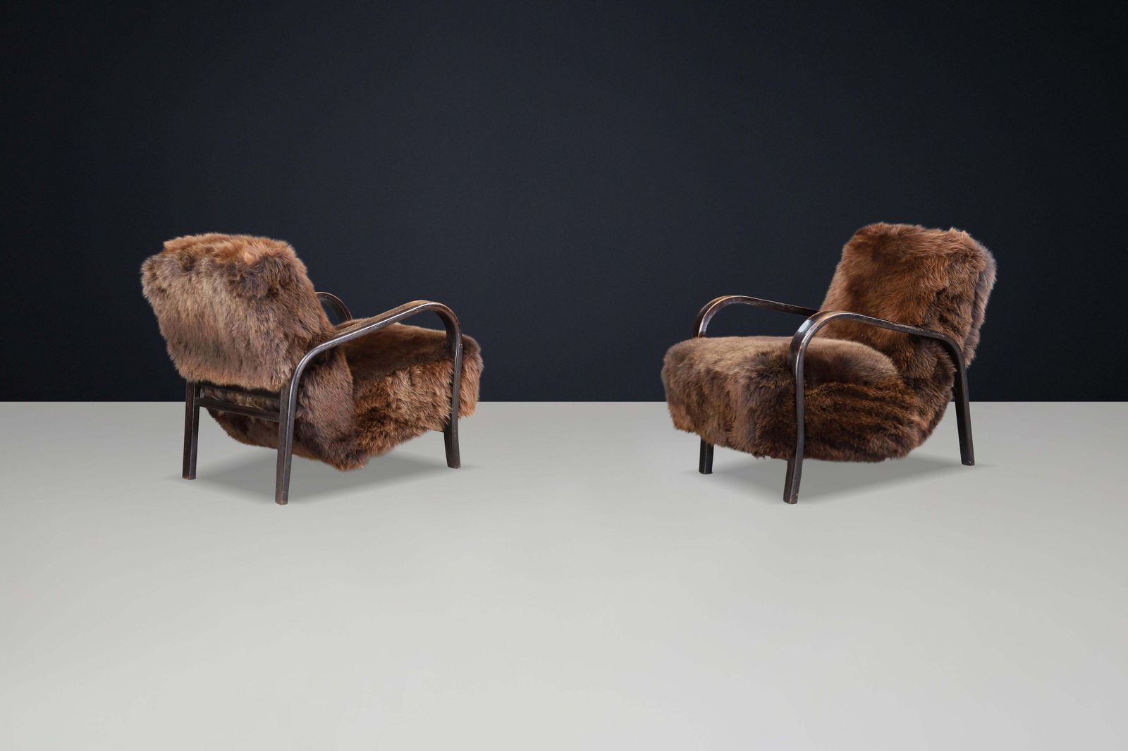 1940s Kozelka & Kropacek Armchairs In Texel Sheepskin & Patinated Bentwood photo vinterior