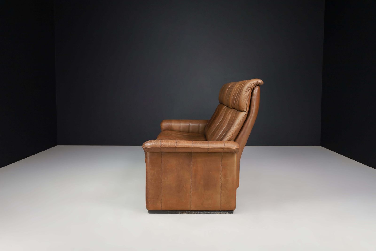 De Sede Ds 86 Patinated Leather Sofa, Switzerland, 1970s photo vintage
