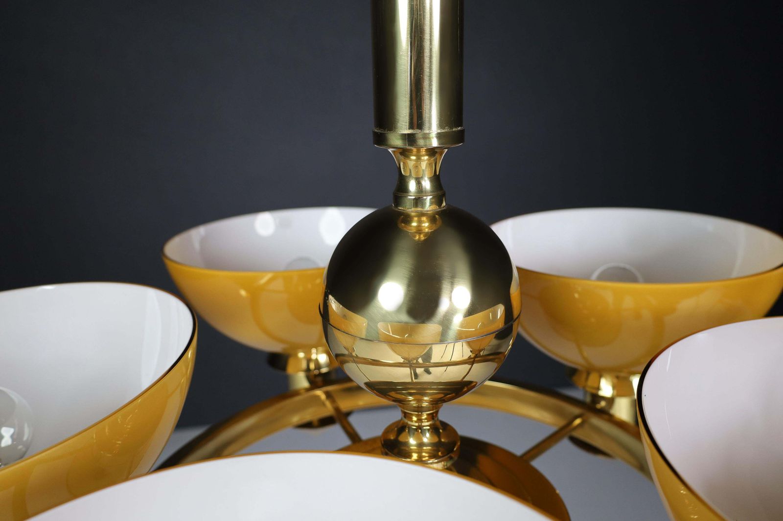 photo vinterior Sculptural Italian Chandelier In Brass & Amber Gold Opaline Glass, 1970s 12x