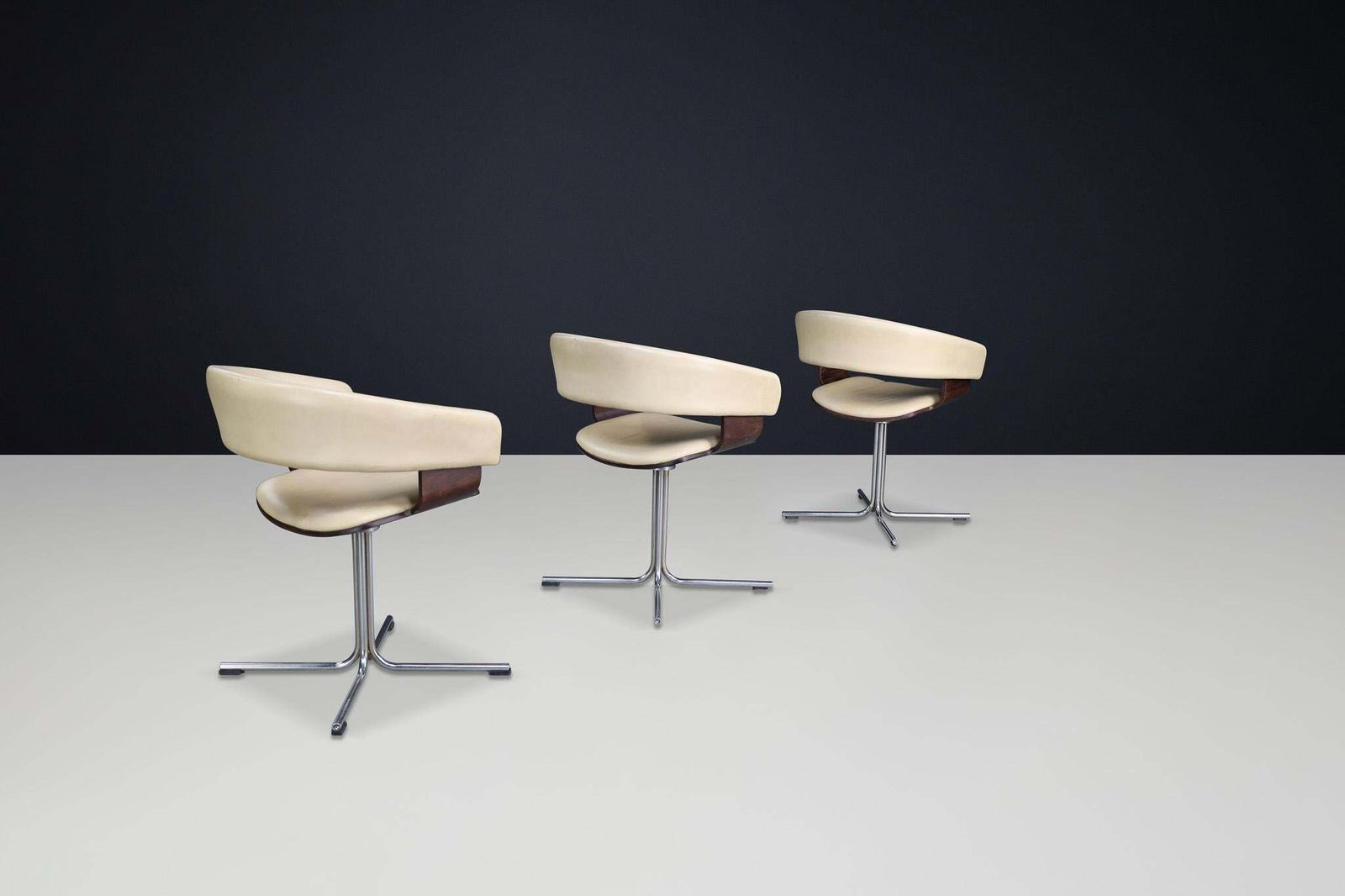 photo furniture Modern Swivel Dining Armchairs By John Coleman For Allermuir, USA, 1990s