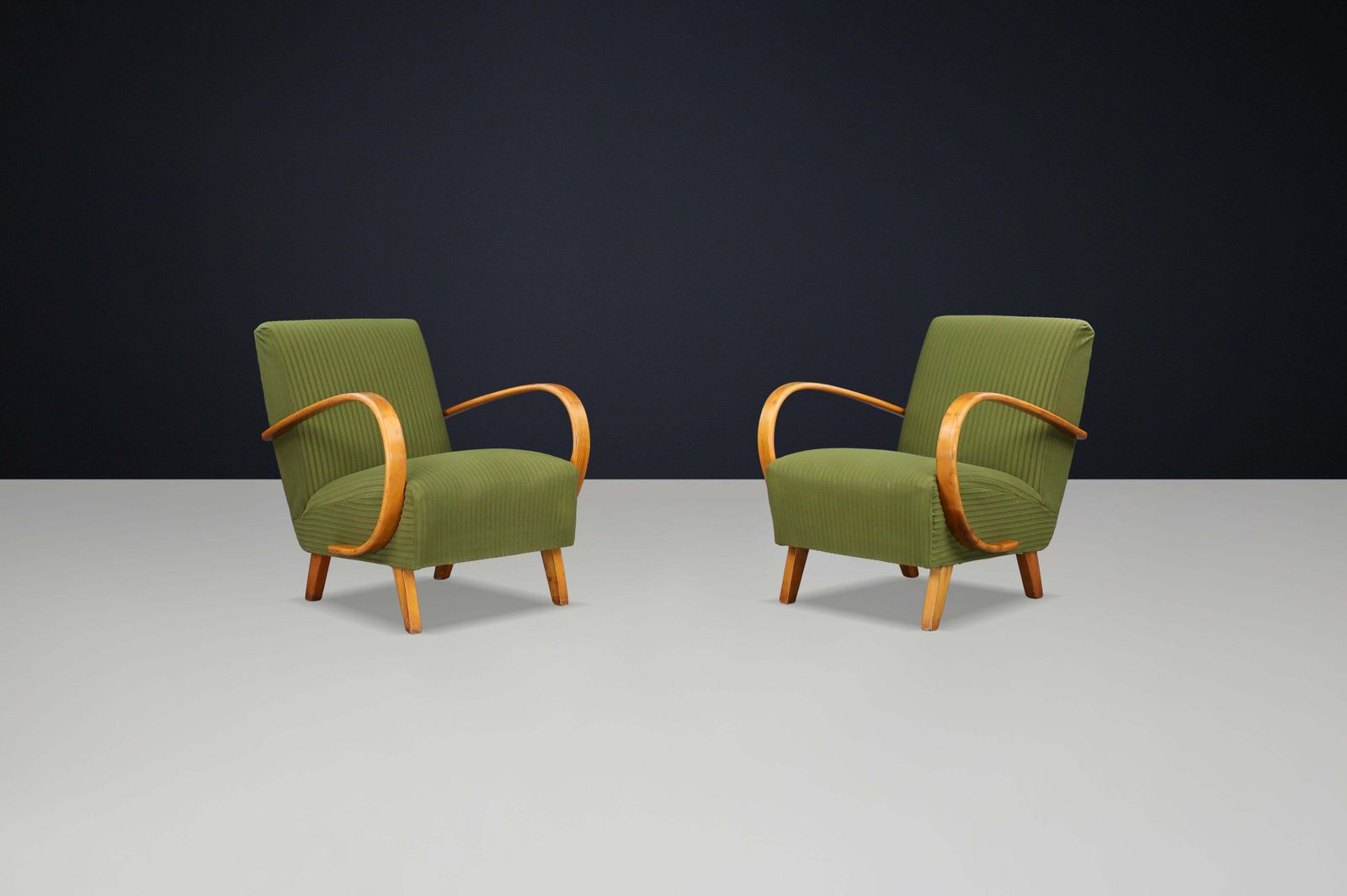 Pair Of Jindřich Halabala Bentwood Armchairs, Prague, 1940s In Green Fabric photo Furniture