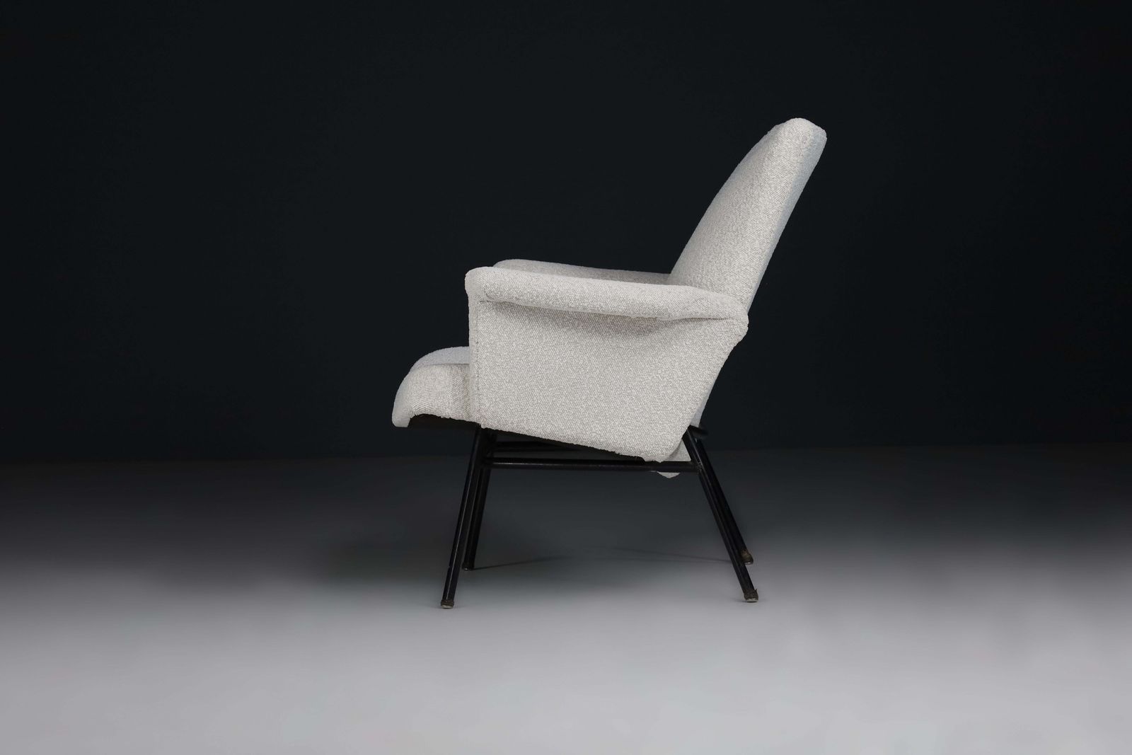 Mid 20th Sk660 Armchair By Pierre Guariche In New Bouclé Upholstery France, 1953 photo vinterior