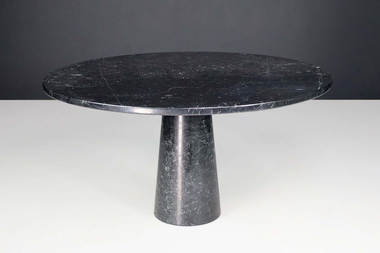 Angelo Mangiarotti For Skipper 'Eros' Round Dining Table In Marquina Marble photo Furniture
