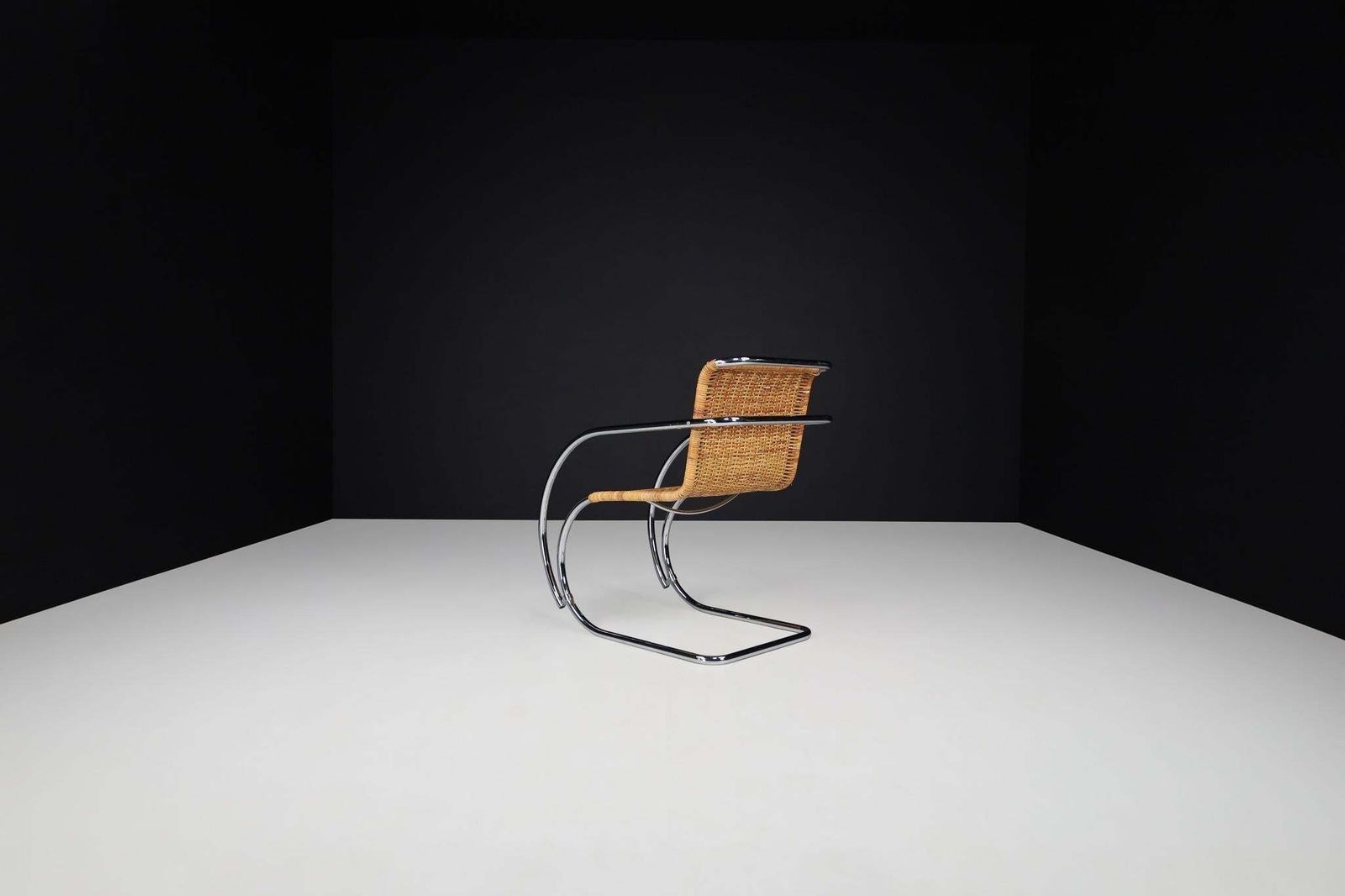 photo vinterior Mies Van Der Rohe Mr20 Chrome & Wicker Lounge Chairs, 1970s