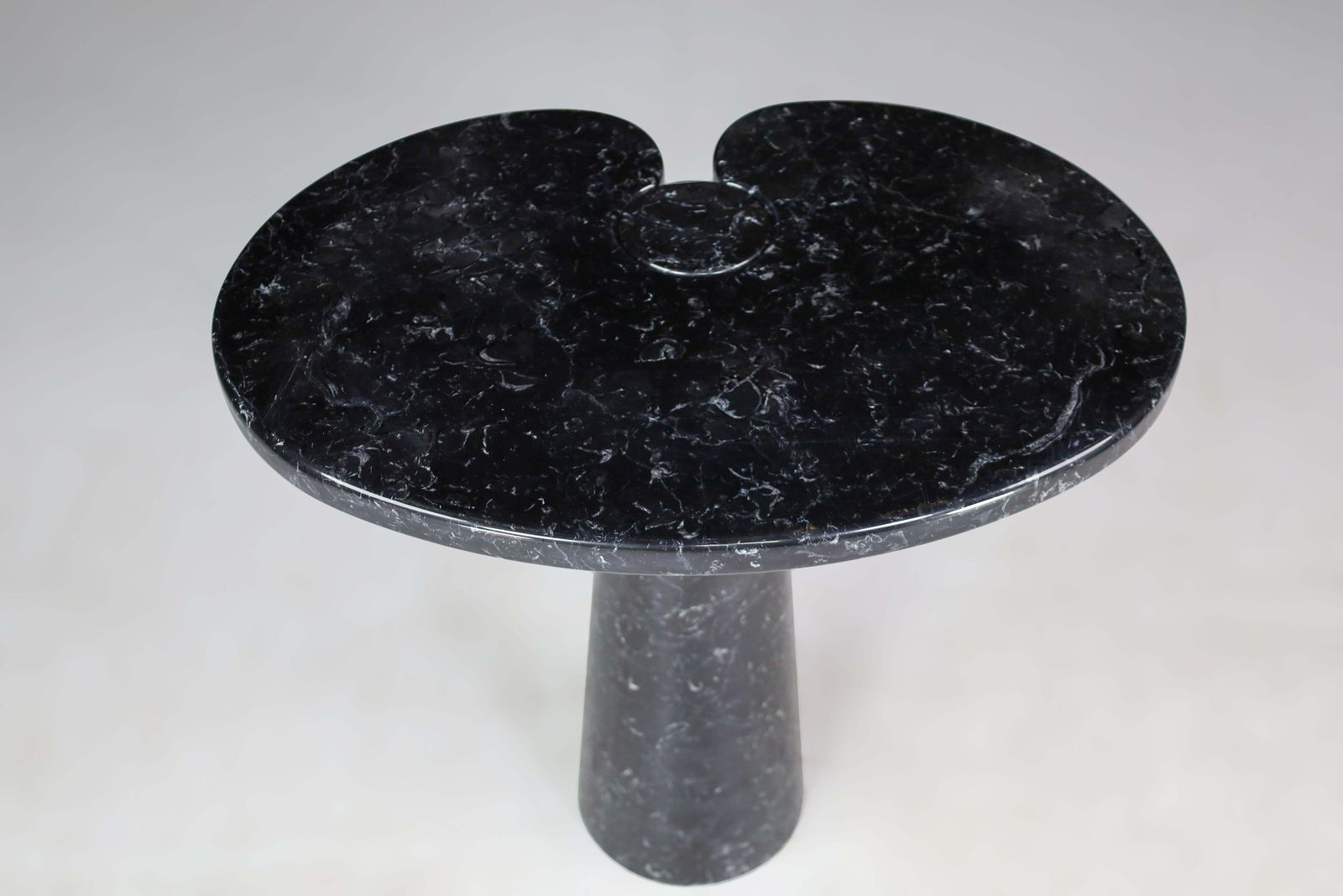 Angelo Mangiarotti Set Of 2 Nero Marquina Marble Consoles For Skipper Italy 1970 photo vinterior
